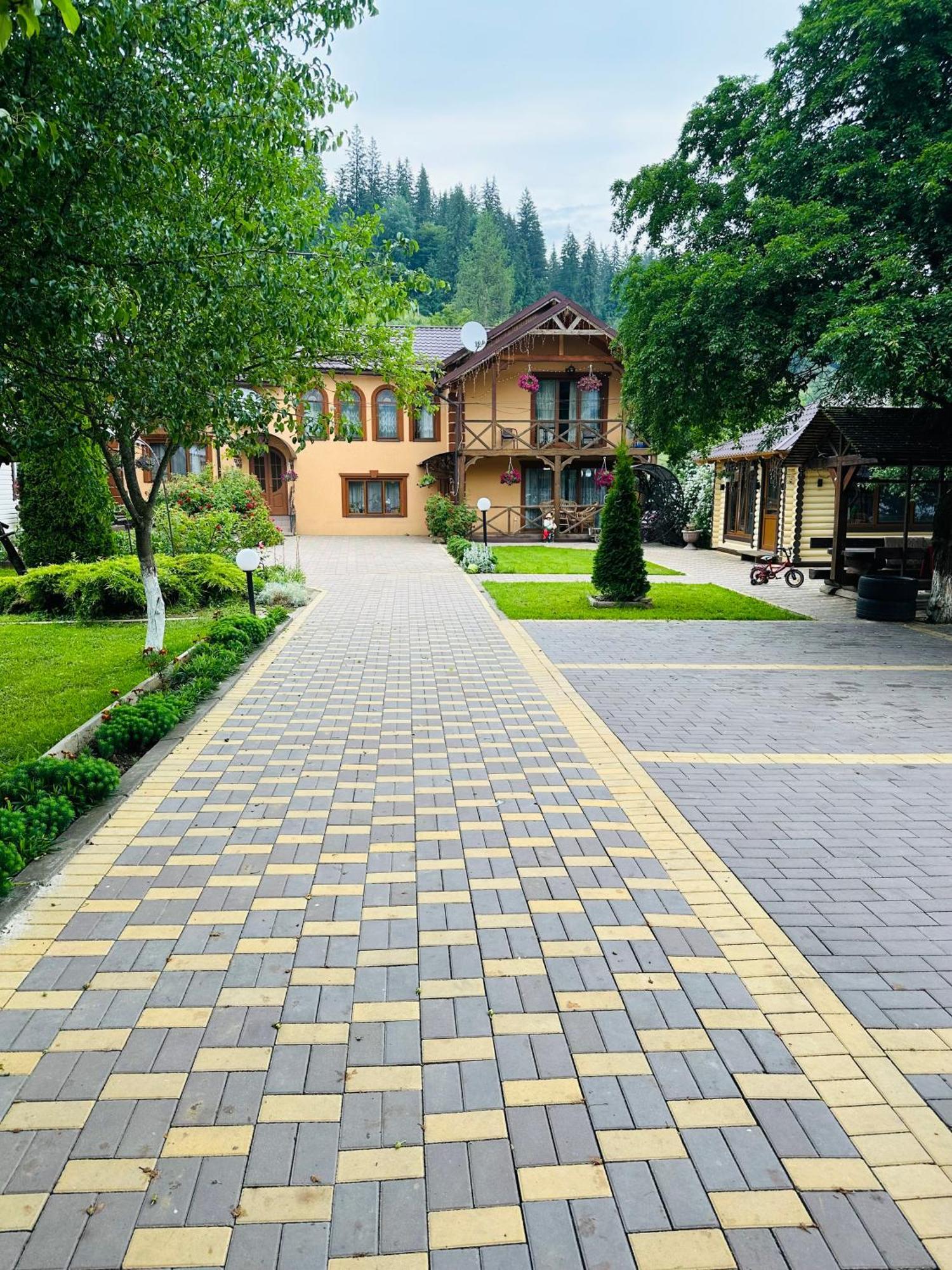 Gasthaus Rodynnyi Zatyshok Werchowyna Exterior foto